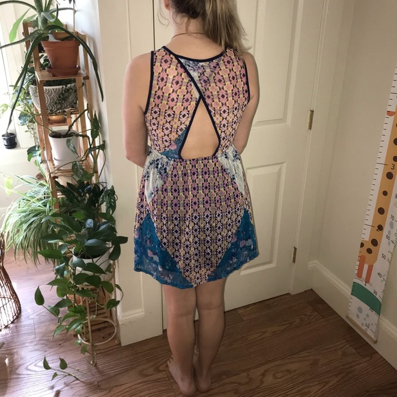 Women’s A line, peek a boo back Dress - Picture 4 of 5